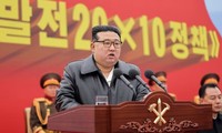 Chủ tịch Triều Tiên Kim Jong Un phát biểu tại lễ khởi công ngày 28/2. (Ảnh: KCNA)