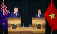 Thủ tướng Phạm Minh Chính và Thủ tướng New Zealand Christopher Luxon tại cuộc gặp báo chí sau hội đàm ngày 11/3. (Ảnh: Chinhphu.vn)