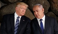 Cựu Tổng thống Mỹ Donald Trump và Thủ tướng Israel Benjamin Netanyahu. (Ảnh: AP)