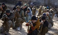 Quân đội Ukraine đang chật vật đối phó với tình trạng thiếu quân. (Ảnh: Reuters)