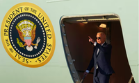 Tổng thống Mỹ Joe Biden đến California ngày 9/5. (Ảnh: Reuters)