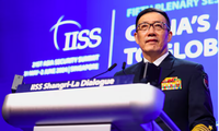 Bộ trưởng Quốc phòng Trung Quốc phát biểu tại Đối thoại Shangri-La ngày 2/6. (Ảnh: Reuters)