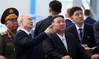 Tổng thống Nga Vladimir Putin và Chủ tịch Triều Tiên Kim Jong Un trong lần thăm trung tâm vũ trụ Vostochny Сosmodrome năm 2023. (Ảnh: Sputnik)