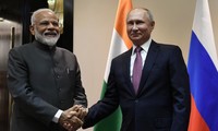 Thủ tướng Ấn Độ Narendra Modi trong cuộc gặp Tổng thống Nga Vladimir Putin năm 2019. (Ảnh: Reuters)