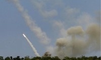 Tên lửa được bắn trong cuộc tập trận chung giữa Philippines và Mỹ vào tháng 4/2024. (Ảnh: Reuters)