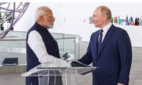 Tổng thống Nga Vladimir Putin và Thủ tướng Ấn Độ Narendra Modi. (Ảnh: Tass)