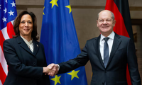 Thủ tướng Đức Olaf Scholz trong cuộc gặp Phó Tổng thống Mỹ Kamala Harris tại Hội nghị an ninh Munich ngày 17/2. (Ảnh: Reuters)