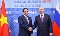 Thủ tướng Phạm Minh Chính chụp ảnh chung với Tổng thống Nga Vladimir Putin trước cuộc hội đàm ngày 24/10 tại TP Kazan. (Ảnh: VGP)