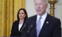 Bà Harris bị chê là không thể hiện sự khác biệt đáng kể so với Tổng thống Joe Biden. (Ảnh: AP)