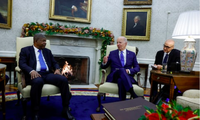  Tổng thống Mỹ Joe Biden tiếp Tổng thống Angola Joao Manuel Goncalves Lourenco tại Phòng Bầu dục của Nhà Trắng tháng 11/2023. (Ảnh: Reuters)