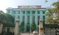 Bị cáo bỏ trốn khi bị dẫn giải đi xét xử ở Hà Nội