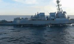 Xem chiến hạm Nga ngăn tàu khu trục Mỹ tiếp cận lãnh hải