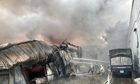 Một người chết trong vụ cháy nhà kho xưởng ở quận Hà Đông