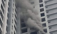 Cháy phòng ngủ căn hộ tầng 22 chung cư 