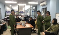 Thêm hai trung tâm đăng kiểm ở Hà Nội bị khám xét 