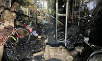 Hà Nội: Nhiều người thoát nạn trong vụ cháy nhà lúc đêm khuya 
