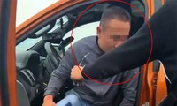 Danh tính tài xế xe bán tải đâm xe cảnh sát để bỏ chạy ở Hà Nội 