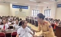 Tuyên truyền an toàn giao thông cho hơn 1 vạn học sinh ở Hà Nội