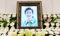 Lễ tang Lee Sun Kyun ngập nước mắt, nhiều nghệ sĩ đứng không vững
