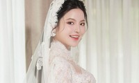 Váy cưới xuyên thấu 150 triệu đồng của Chu Thanh Huyền