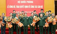 Đại tướng Phan Văn Giang trao quyết định thăng quân hàm cấp tướng