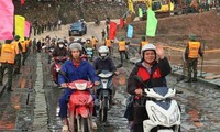 90 phút thông xe, cầu phao Phong Châu đón hơn 10.000 lượt phương tiện lưu thông