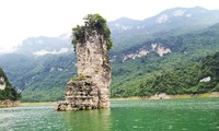 Vẻ hoang sơ tuyệt đẹp của nơi được ví như &apos;Vịnh Hạ Long&apos; ở Tuyên Quang
