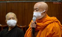 Hòa thượng Thích Thiện Chiếu nhận lỗi trước Ban Trị sự GHPGVN TP.HCM và Giáo hội Phật giáo, đồng thời bày tỏ sự sám hối (Ảnh: Giác Ngộ)