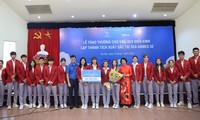 Toàn cảnh lễ trao thưởng Quỹ hỗ trợ tài năng trẻ cho VĐV, HLV điền kinh Việt Nam