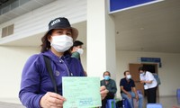 Bệnh nhân nguy kịch điều trị ở BV Hồi sức COVID-19 tại TP Thủ Đức đã xuất viện trong niềm vui tột cùng- ảnh Vân Sơn