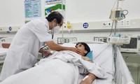 3 trẻ ngộ độc nặng sau ăn bánh mì ở Đồng Nai chuyển lên TPHCM điều trị