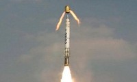 Hình ảnh tên lửa đạn đạo tầm trung K-4 được Ấn Độ phóng thử từ ống phóng đặt dưới biển. Ảnh: huanqiu.com.