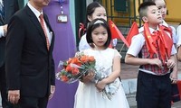 Tiết lộ bất ngờ về em bé tặng hoa Chủ tịch Tập Cận Bình tại Hà Nội