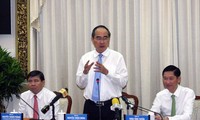 Ủy viên Bộ chính trị, Bí thư Thành ủy TP HCM Nguyễn Thiện Nhân phát biểu chỉ đạo tại hội nghị