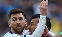 Messi nhận thẻ đỏ ở trận gặp Chile sau pha va chạm với Medel