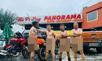 4 người đàn ông khỏa thân chạy xe máy, chụp hình ở Mã Pì Lèng gây phẫn nộ