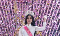 Khoảnh khắc Đỗ Thị Hà đăng quang Hoa hậu Việt Nam 2020.