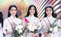Khoảnh khắc đăng quang của Top 3 Hoa hậu Việt Nam 2020. 