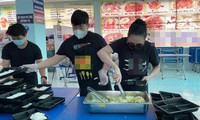Quang Lê, Như Quỳnh nấu ăn cho người khó khăn ở TPHCM