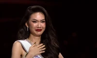 Hoa hậu Bùi Quỳnh Hoa xác nhận bị đuổi học