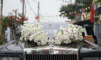 Quang Hải dùng xe 16 tỷ đồng đón cô dâu Chu Thanh Huyền 