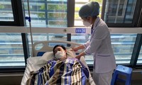 Một trong 9 bệnh nhân đang cấp cứu tại bệnh viện đa khoa Lạng Sơn -Ảnh: TL