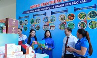 Gian hàng khởi nghiệp của tuổi trẻ Bắc Kạn.