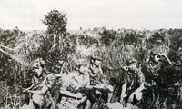Một phân đội của Trung đoàn ĐC 113 đang trinh sát thực địa tại Hà Giang, năm 1981 (ảnh tư liệu)
