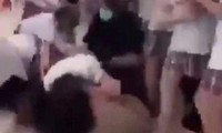 TPHCM lại xuất hiện clip nữ sinh đánh nhau trong trường học