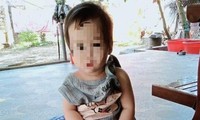 Xót xa bé gái 1 tuổi bị bỏ rơi bên đường kèm lời nhắn nhờ nuôi hộ