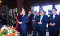 Chủ tịch nước Võ Văn Thưởng dâng hương tưởng niệm Chủ tịch Hồ Chí Minh 