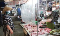 Chợ dân sinh ở Vinh khác lạ trước ngày mở cửa trở lại