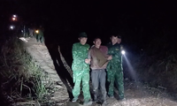Vây bắt hai đối tượng vác lô ma túy trị giá hàng tỷ đồng băng rừng vào Việt Nam