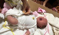 Bé gái sơ sinh bị bỏ rơi trước cổng nhà dân cùng mảnh giấy nhờ chăm sóc